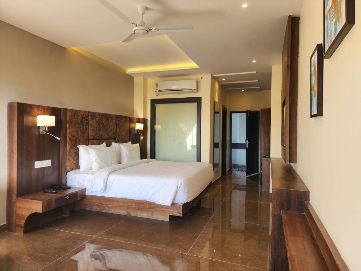 Aachman River And Valley View Resort Dharamshala - A Riverside Resort With Balcony View Exterior photo