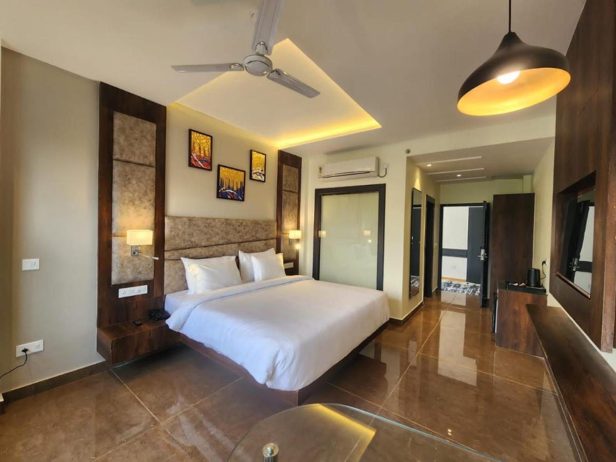 Aachman River And Valley View Resort Dharamshala - A Riverside Resort With Balcony View Exterior photo