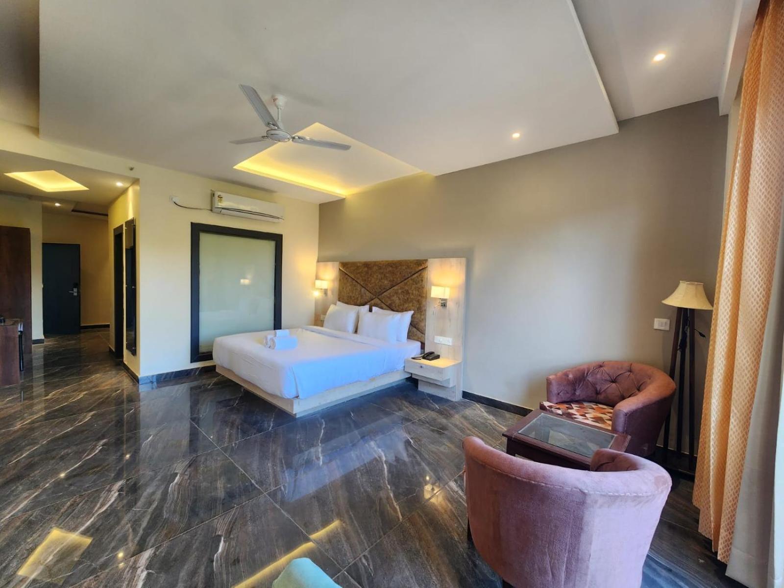 Aachman River And Valley View Resort Dharamshala - A Riverside Resort With Balcony View Exterior photo