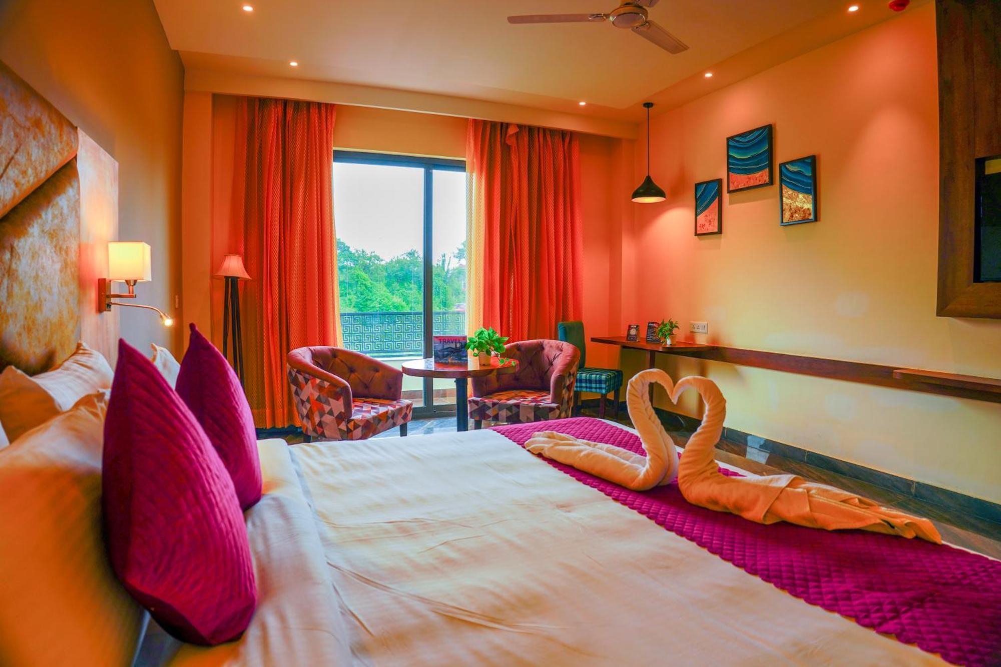 Aachman River And Valley View Resort Dharamshala - A Riverside Resort With Balcony View Exterior photo