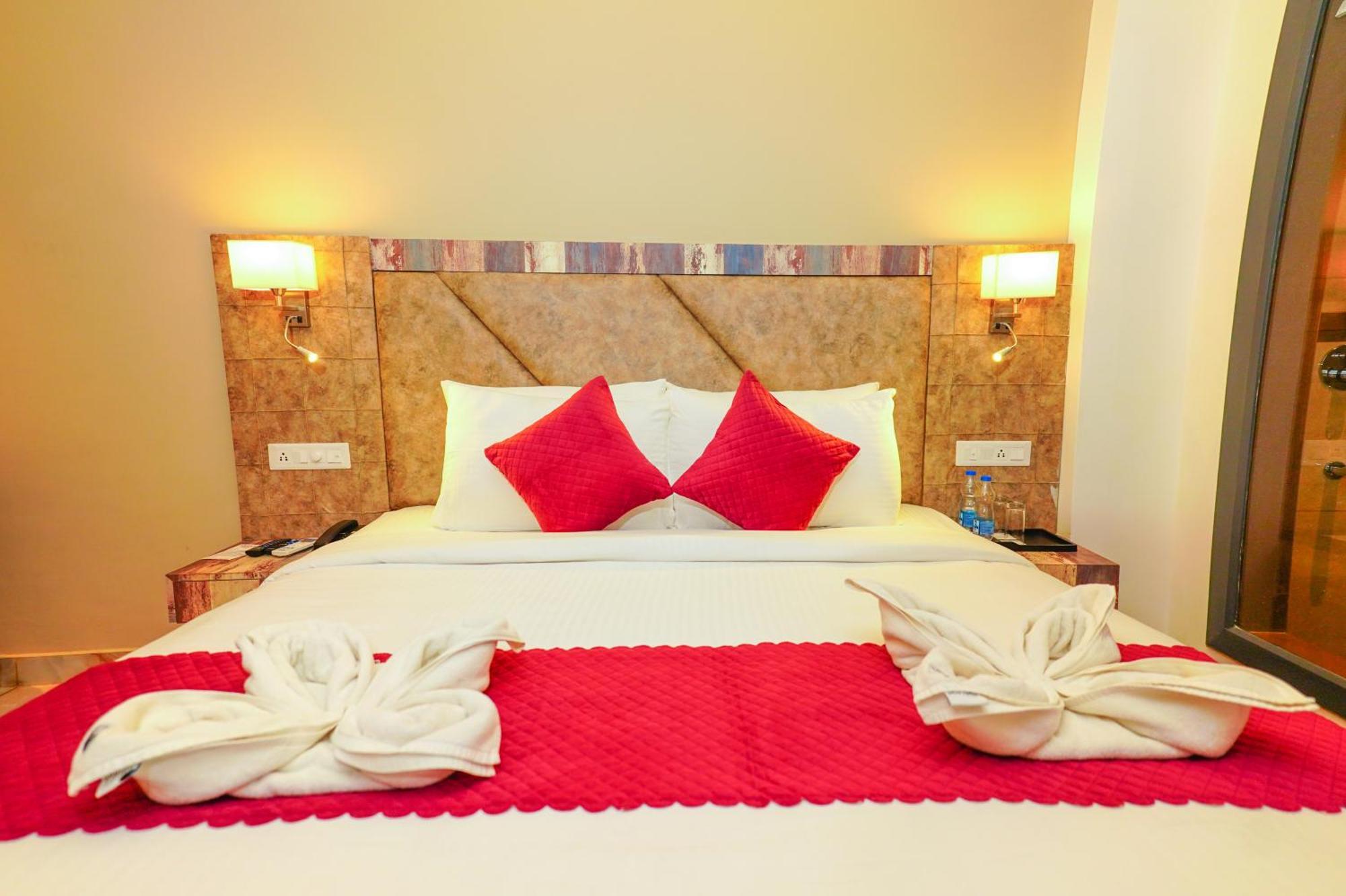 Aachman River And Valley View Resort Dharamshala - A Riverside Resort With Balcony View Exterior photo