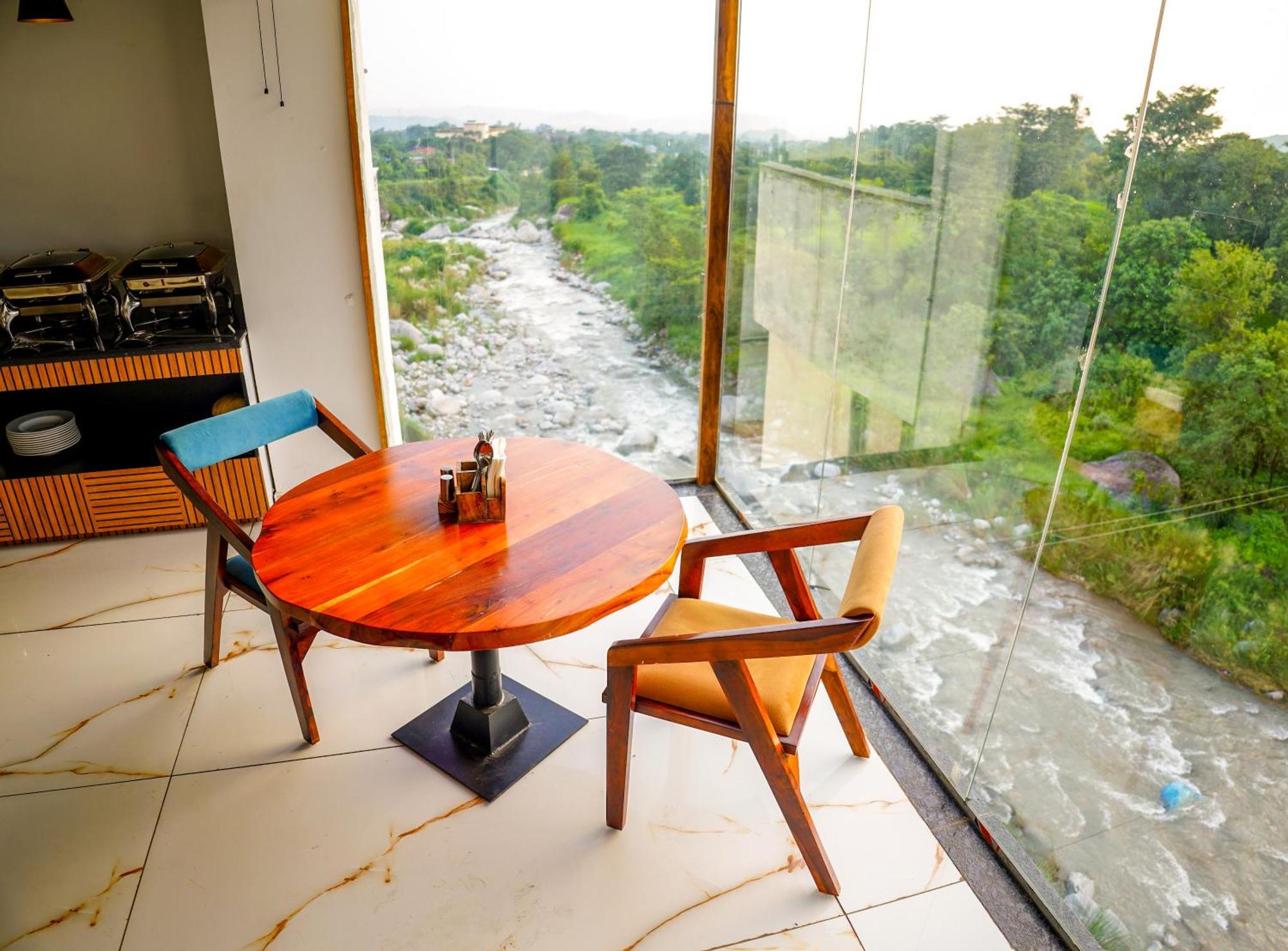 Aachman River And Valley View Resort Dharamshala - A Riverside Resort With Balcony View Exterior photo