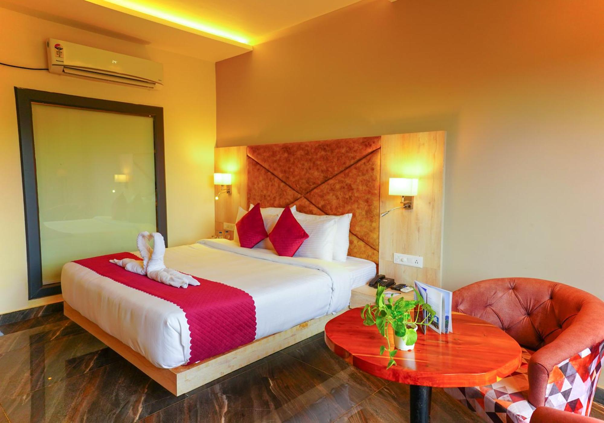 Aachman River And Valley View Resort Dharamshala - A Riverside Resort With Balcony View Exterior photo