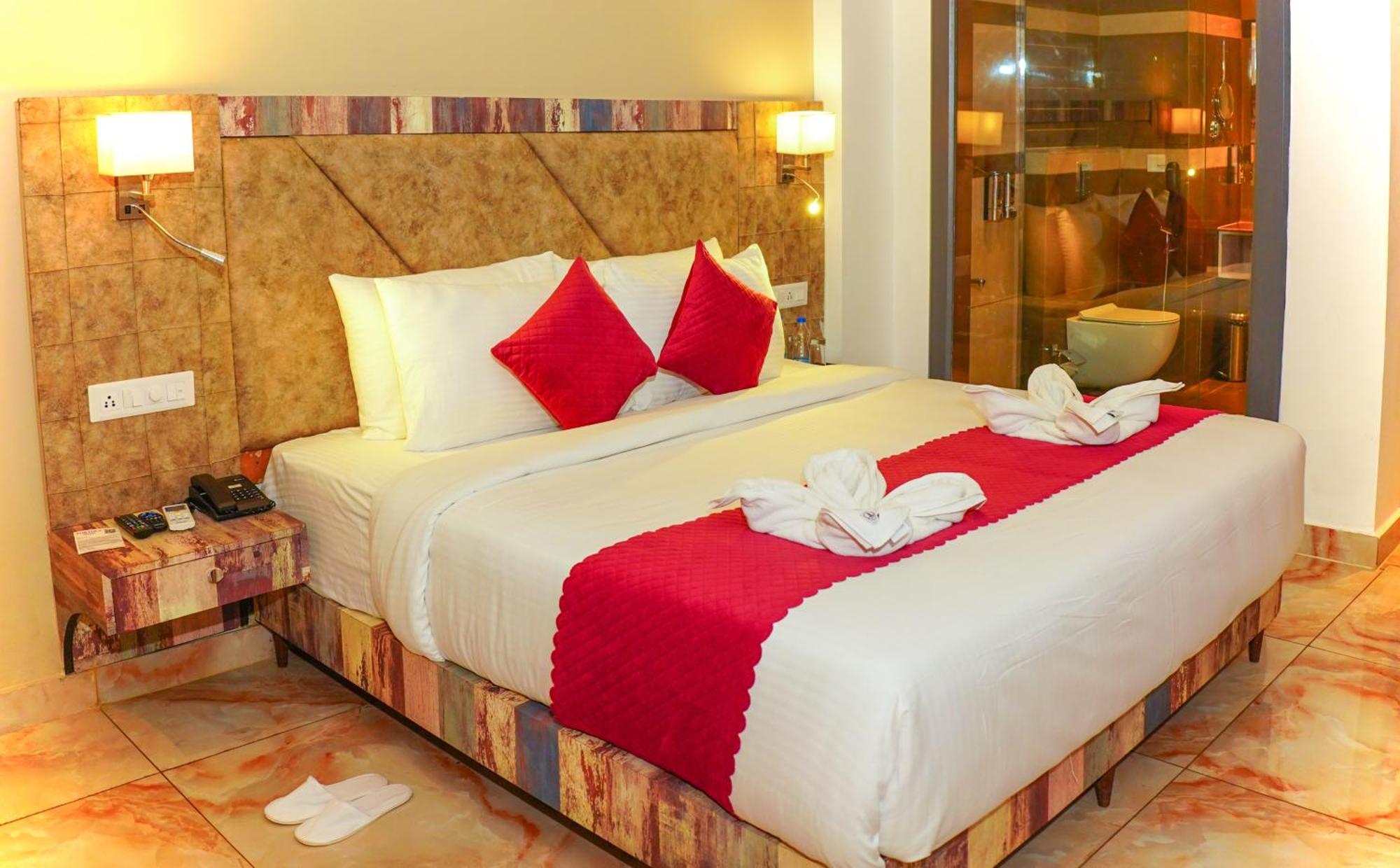 Aachman River And Valley View Resort Dharamshala - A Riverside Resort With Balcony View Exterior photo