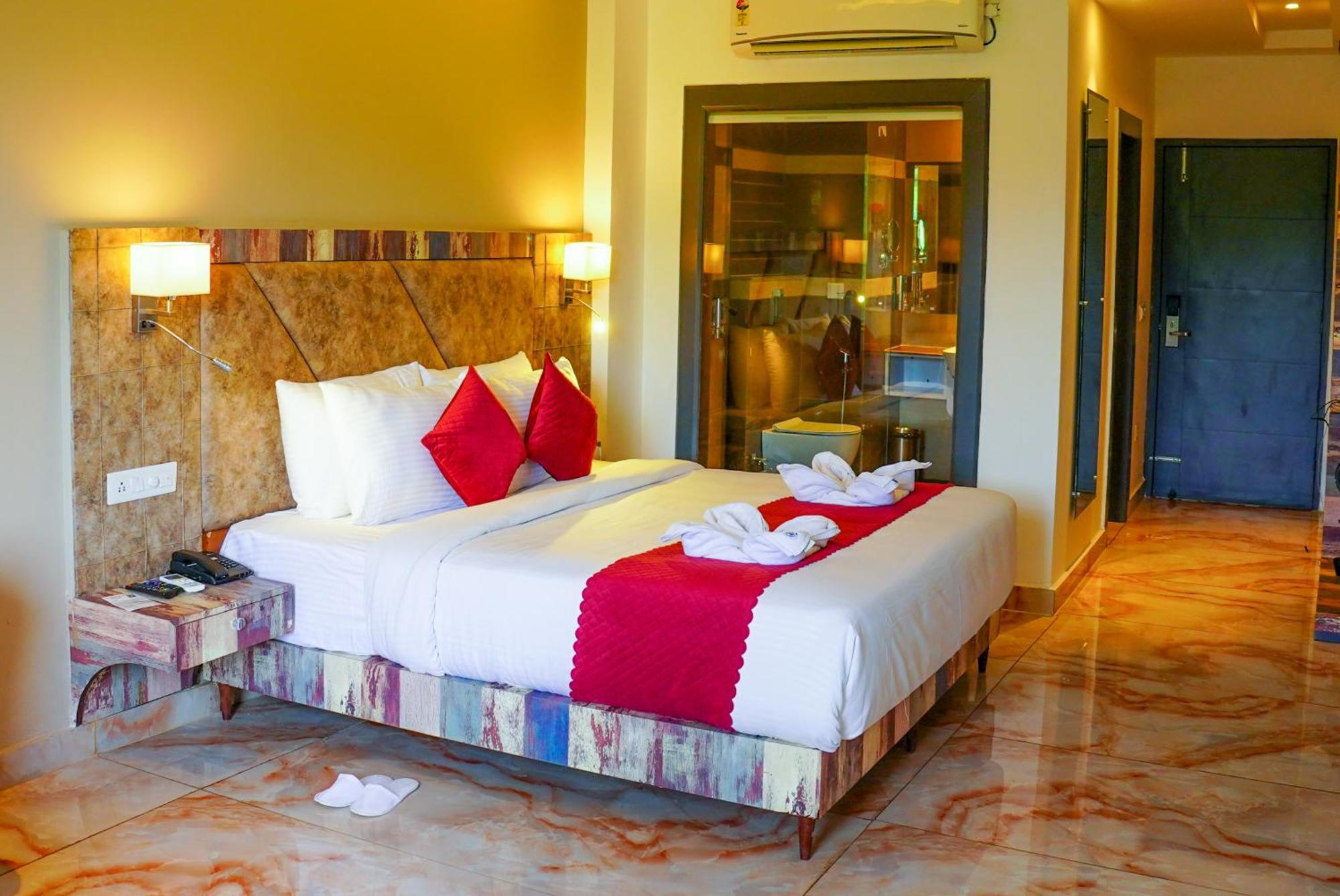 Aachman River And Valley View Resort Dharamshala - A Riverside Resort With Balcony View Exterior photo