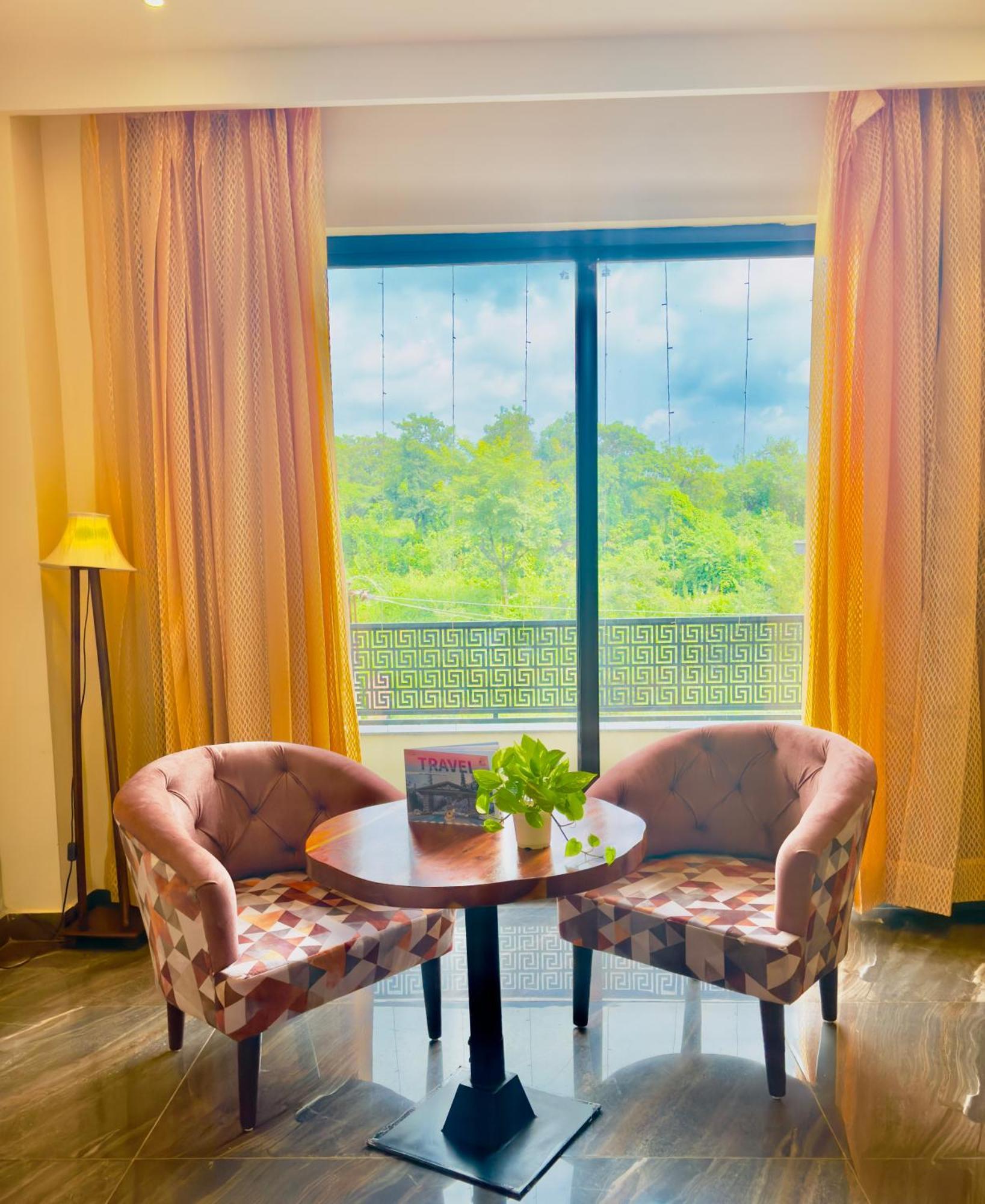 Aachman River And Valley View Resort Dharamshala - A Riverside Resort With Balcony View Exterior photo